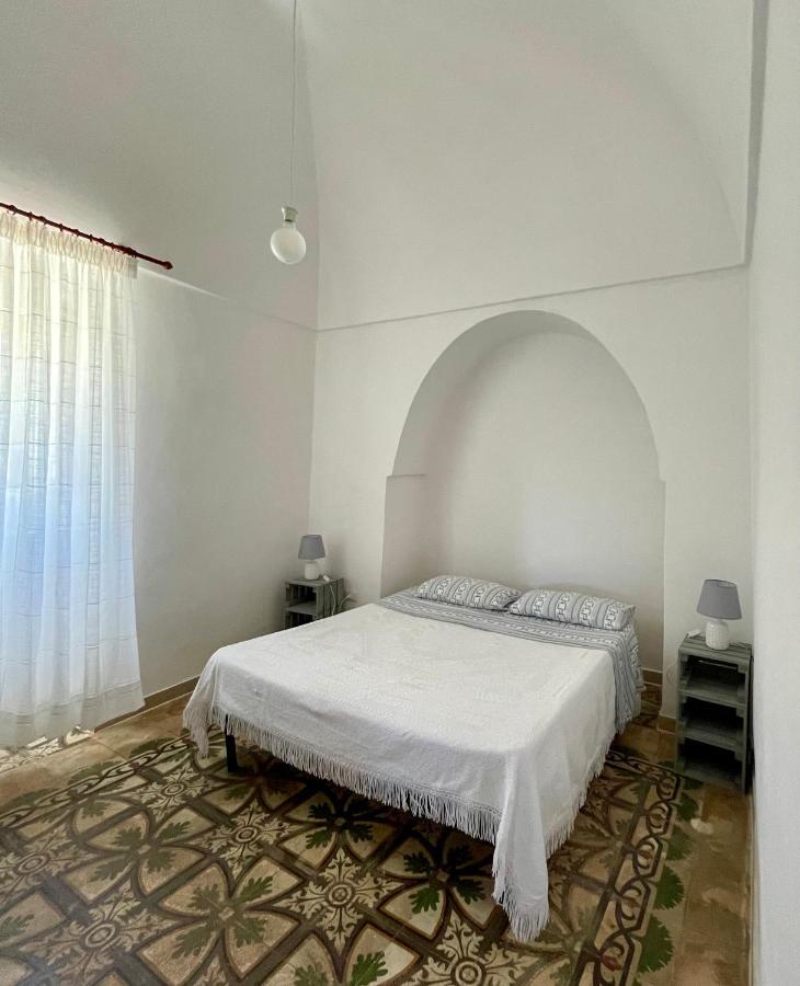 Trulli Lupoli In Valle D Itria Cisternino Exterior photo